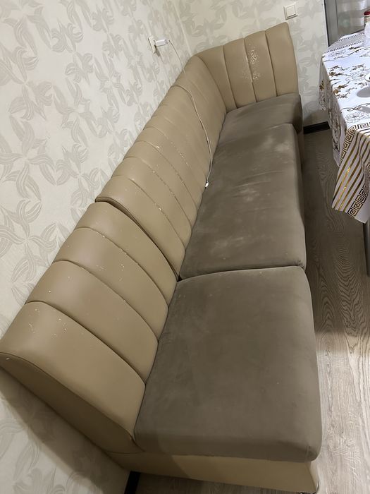 Кухонный диванчик срочно продам