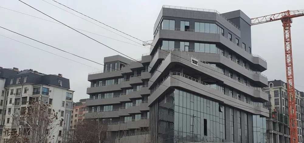 Сдается в аренду коммерческое помещение  7980 кв.м, здание 8 этажей