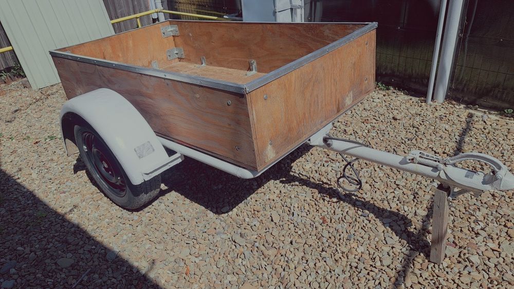 Remorca solida din Germania de 500 kg an 1994  dimesiuni 1,9/1,05 m