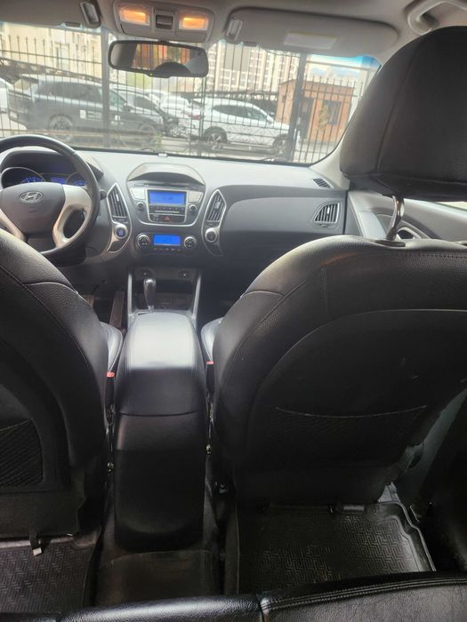 Продается HUNDAI TUCSON 3я позиция