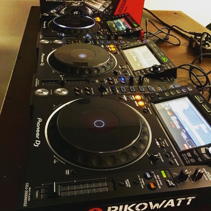 Inchirieri Pupitre Dj - Cdj 2000 Nexus2, 3000,  Djm 900, Xone92 XDJ RX