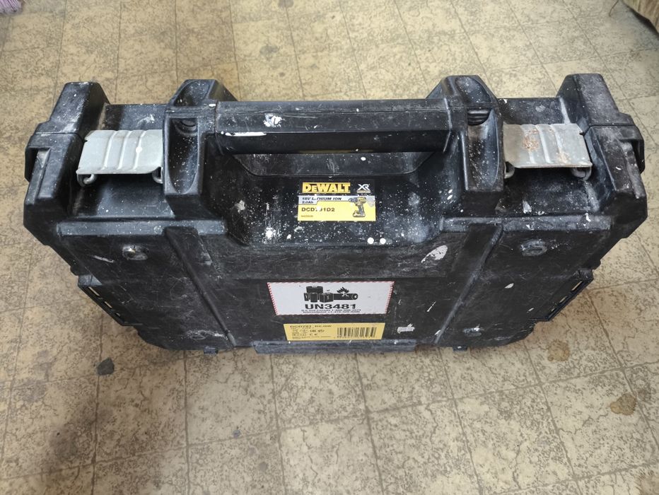 Оригинални куфари Dewalt и Parksude