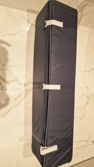 Детска кошара с матраче, подходяща за спане и игра