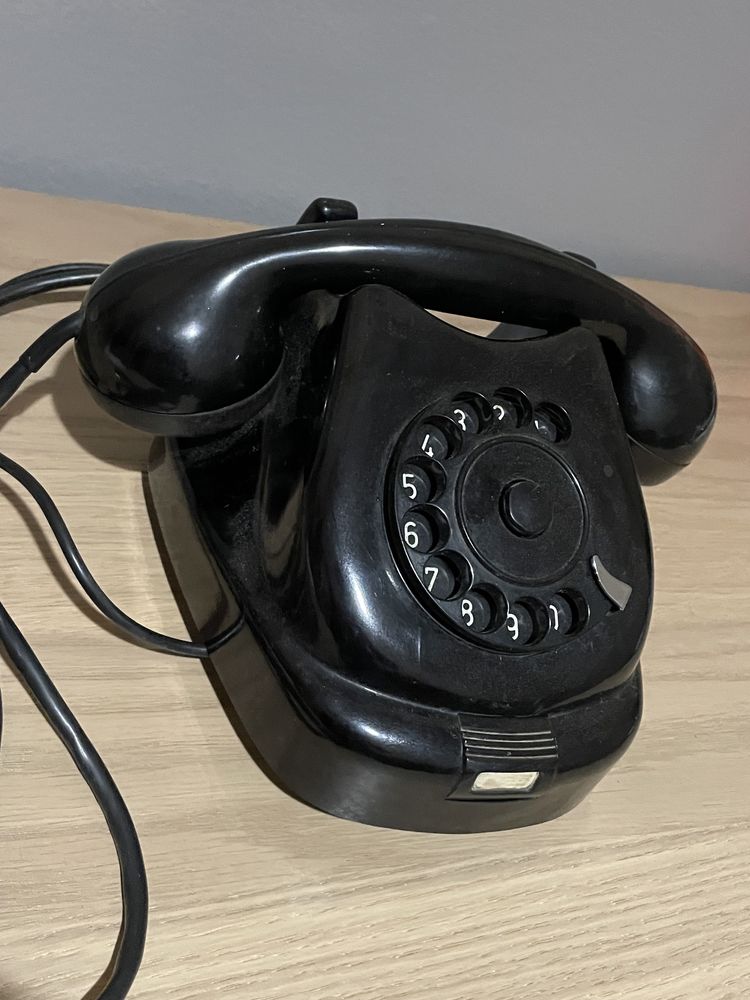 Стар vintage бакелитов телефон от 60-те