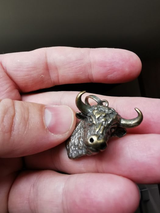 Pandantiv argint cap de taur de lupta