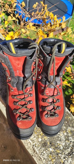 Високопланински туристически обувки Lowa 44