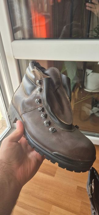 Качествени Български обувки 43