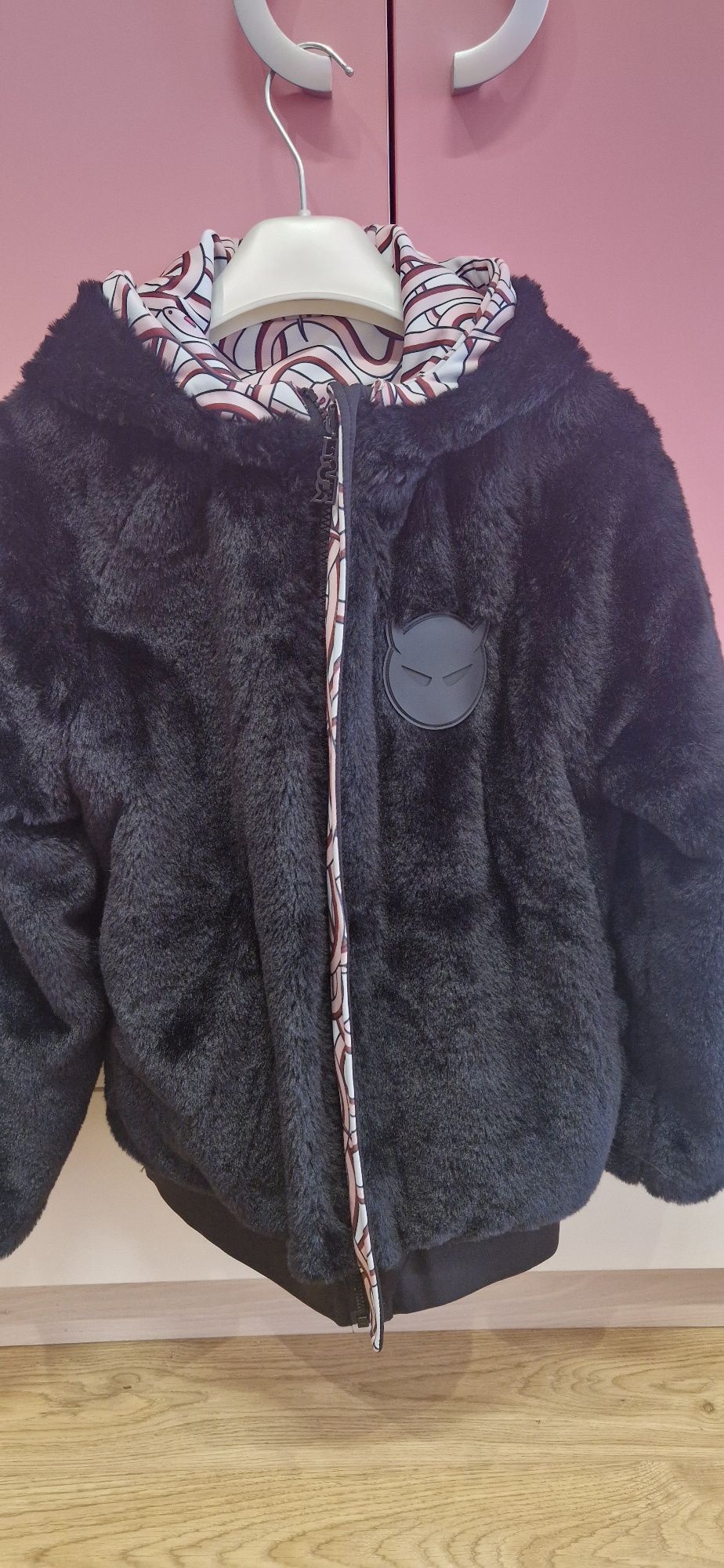 Зимно якес две лица  Super Rebel