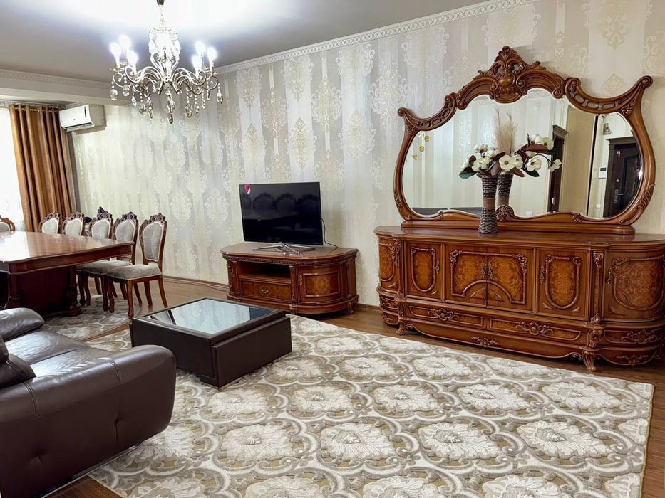 Алайски Ц5 район: Юунусобод
сдам новастройку комнаты 3