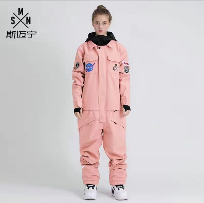 Срочнооо продам новый Комбинезон одежда для лыжи