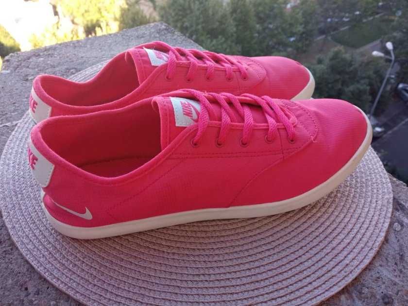 Tenisi Nike, mar.39,UK 5.5 (25 cm) made in Vietnam.