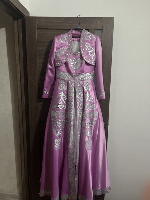 Сдам на прокат казахское платья