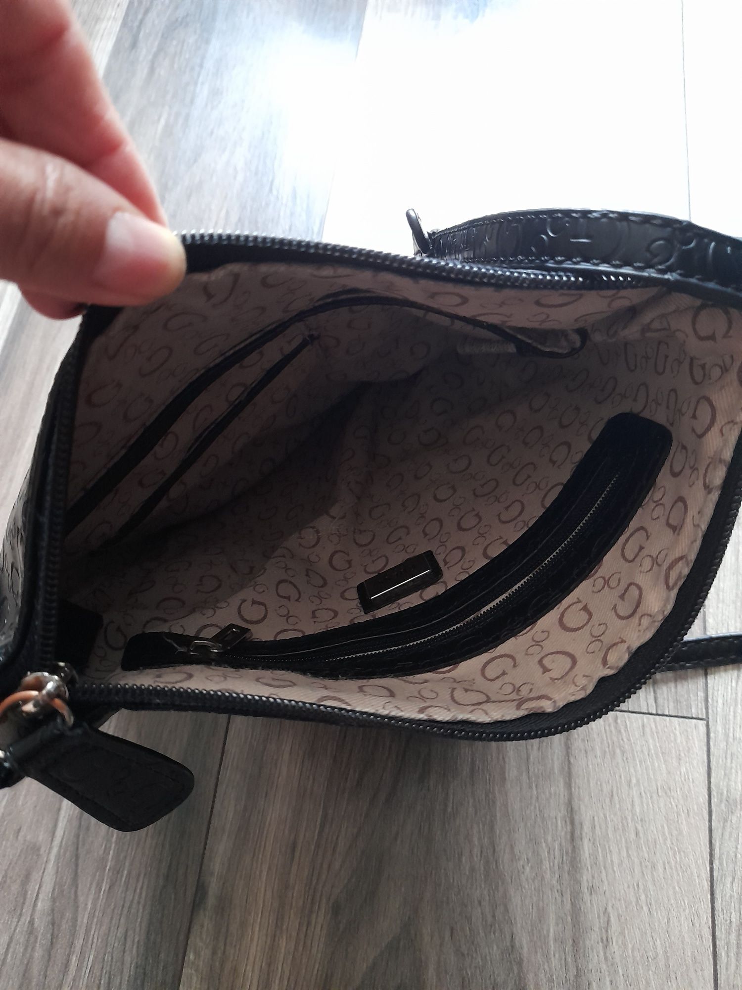 Ежедневна чанта Guess