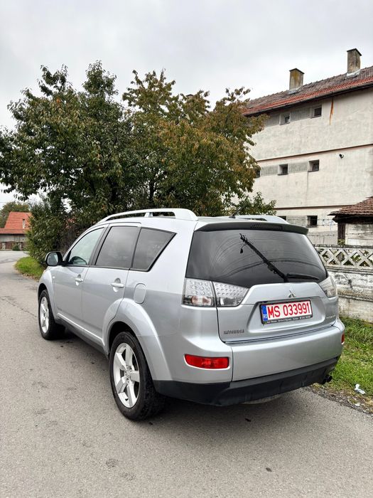 Mitsubishi Outalnder