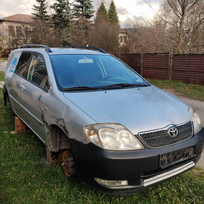 Продавам на части Тойота Корола