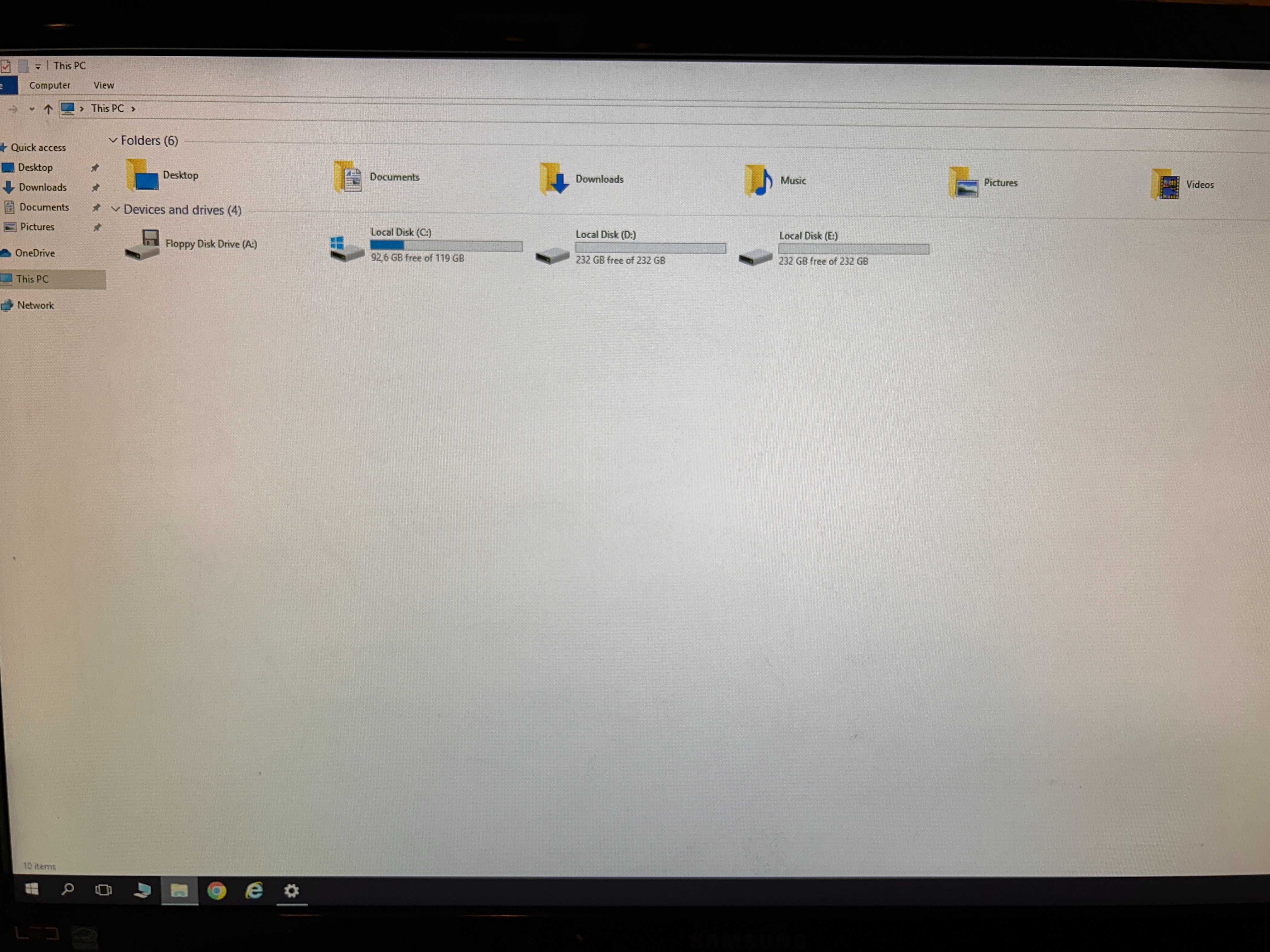 Продавам настолен компютър 128 GB SSD + 500GB HDD, 3GB RAM