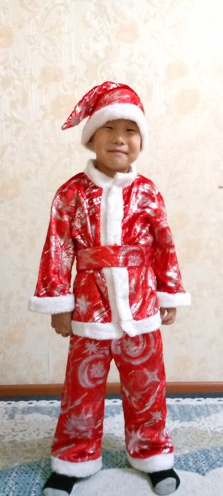 Продается костюмы на новый год.  Санта 3000тг. Бэтман 3000тг