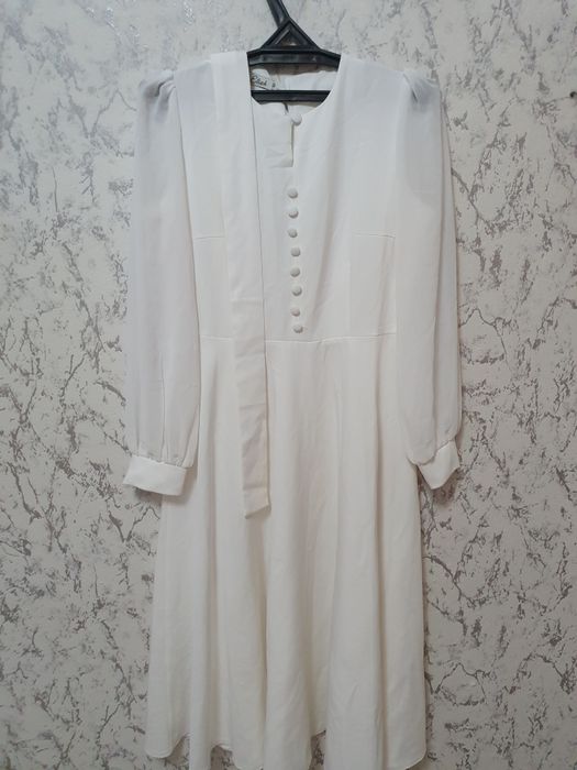 Женское вечернее платье .