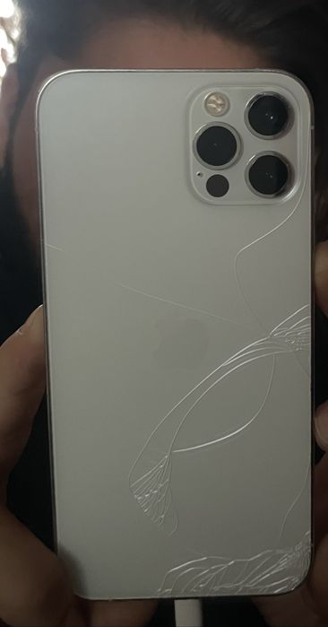 Iphone 12 pro fisurat