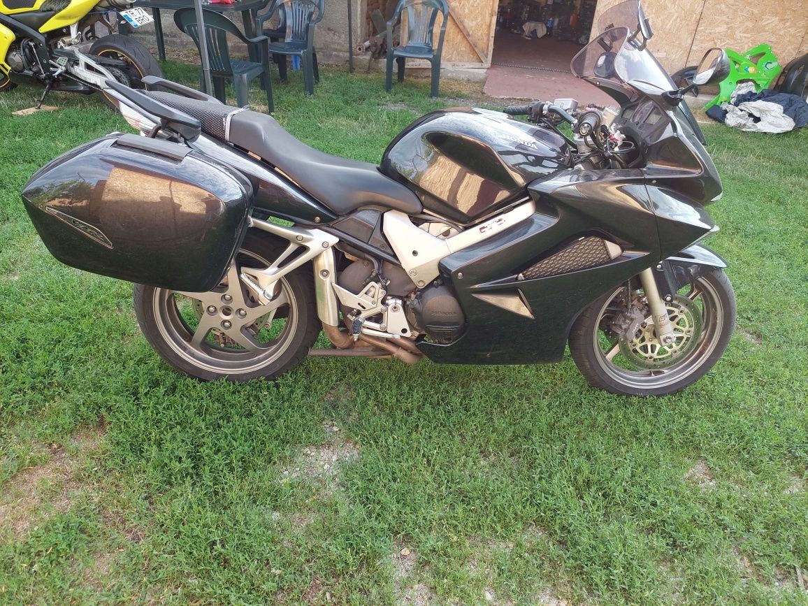 Vand Piese Honda VFR 800 V-Tech   2006