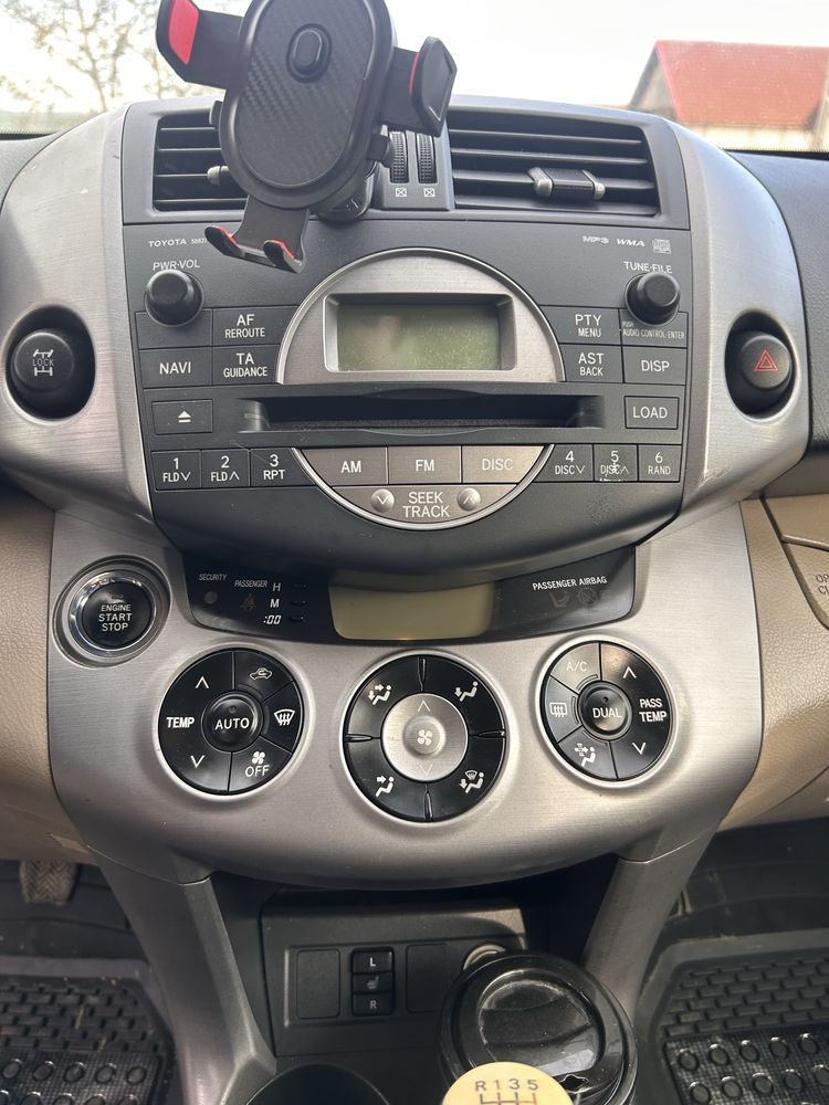 Toyota rav 4.