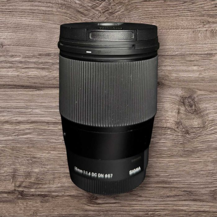 обектвит на SIGMA 16mm 1/4f, ОТЛИЧНО СЪСТОЯНИЕ!
