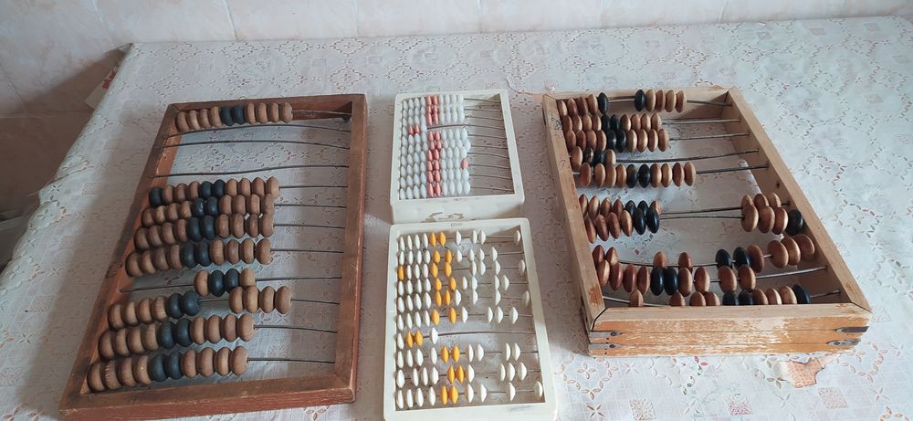 Продам счёты большие, маленькие