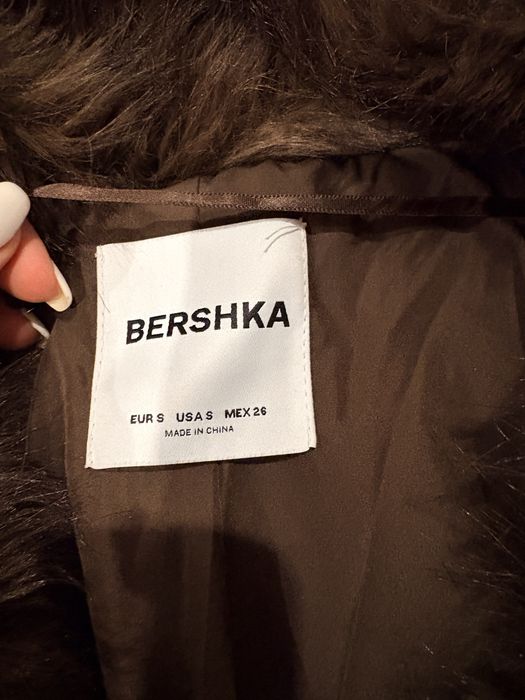 Палто bershka кафяво .