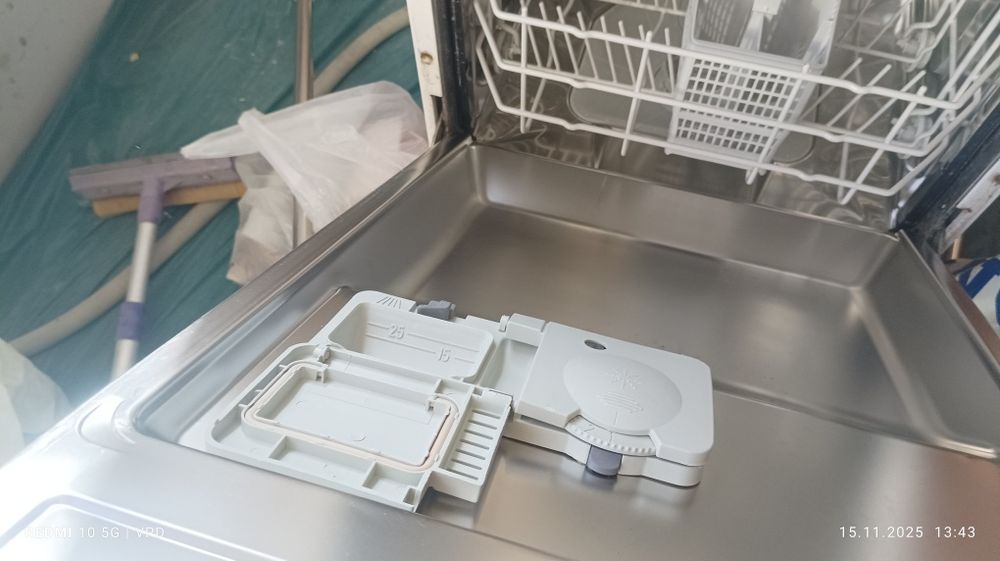 Тясна съдомиялна BEKO