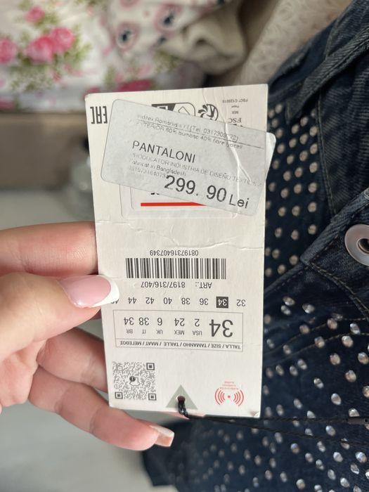 Blugi cu pietricele , noi