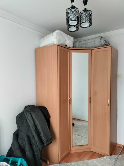 Шкаф угловой с хорошим состоянием