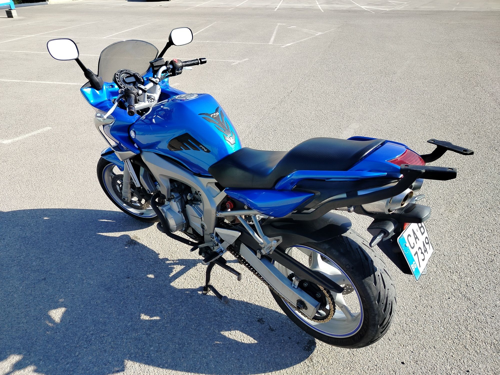 Продавам Yamaha Fazer 600