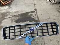 Grila Centrala Radiator Volvo XC90 2003-2006 8620641