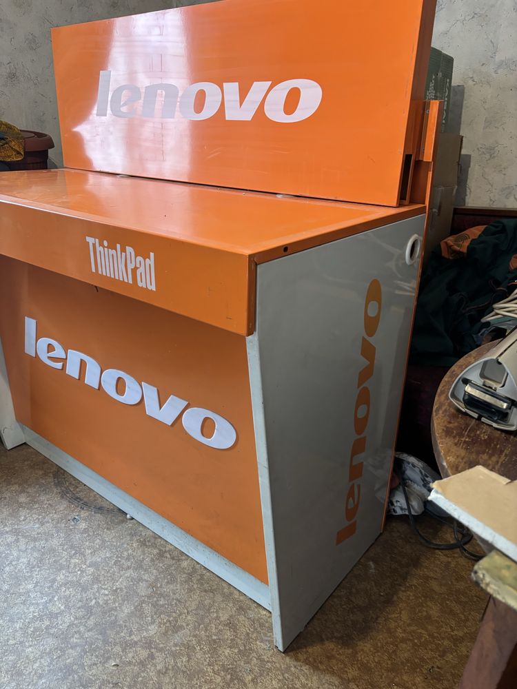 Работен шкаф Lenovo