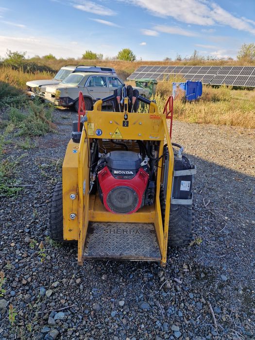 Mini incarcator SHERPA 100, ( 847 h functionare).