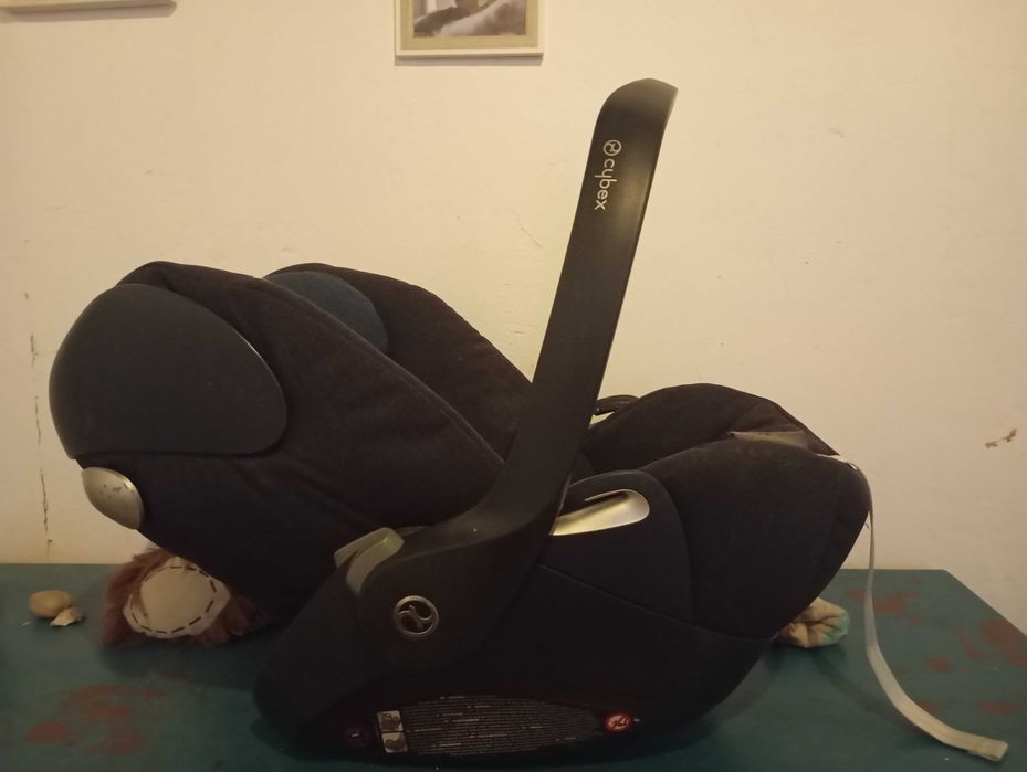 Scaun auto bebeluș Cybex Cloud Q + bază Cybex Base Q-Fix
