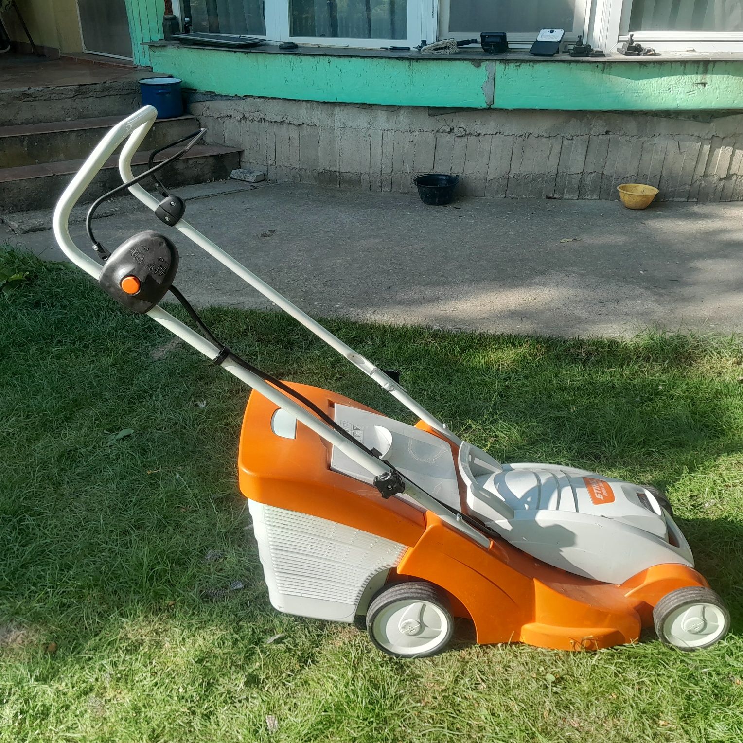 STIHL-mașină de tăiat iarba RMA339 corpul aproap noua,ff.puțin folosit