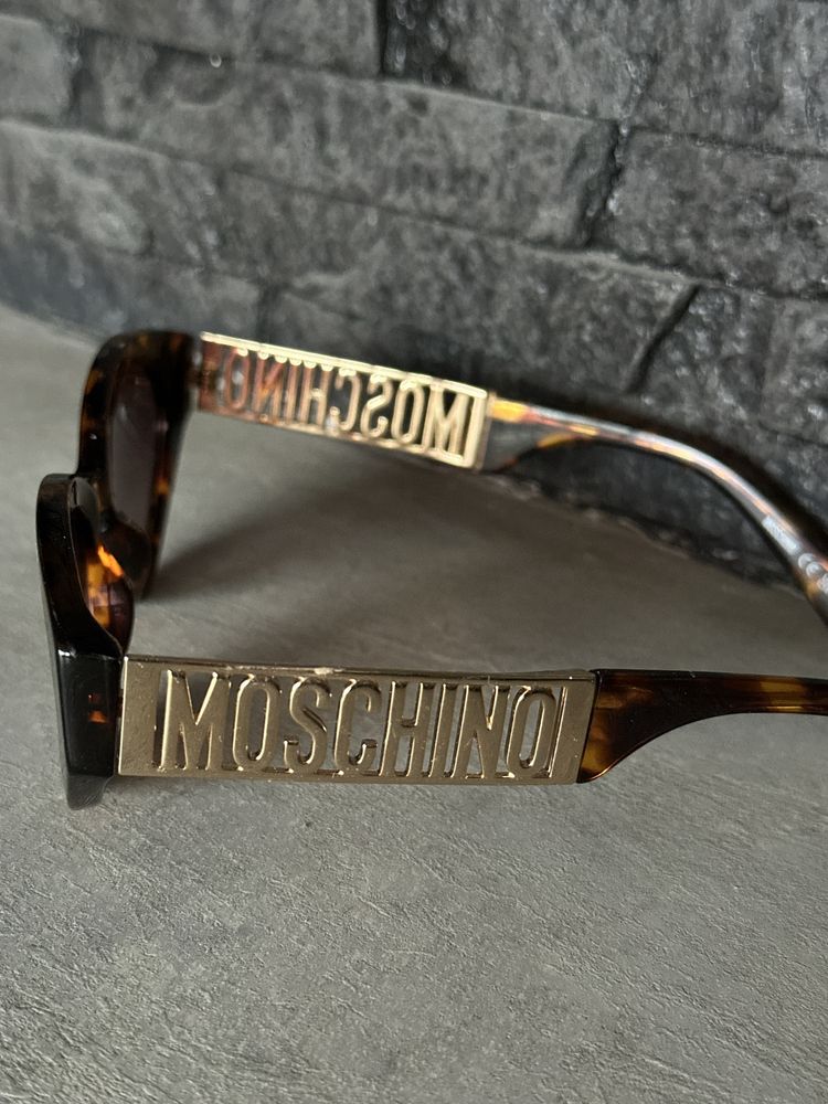 Нови очила Love Moschino