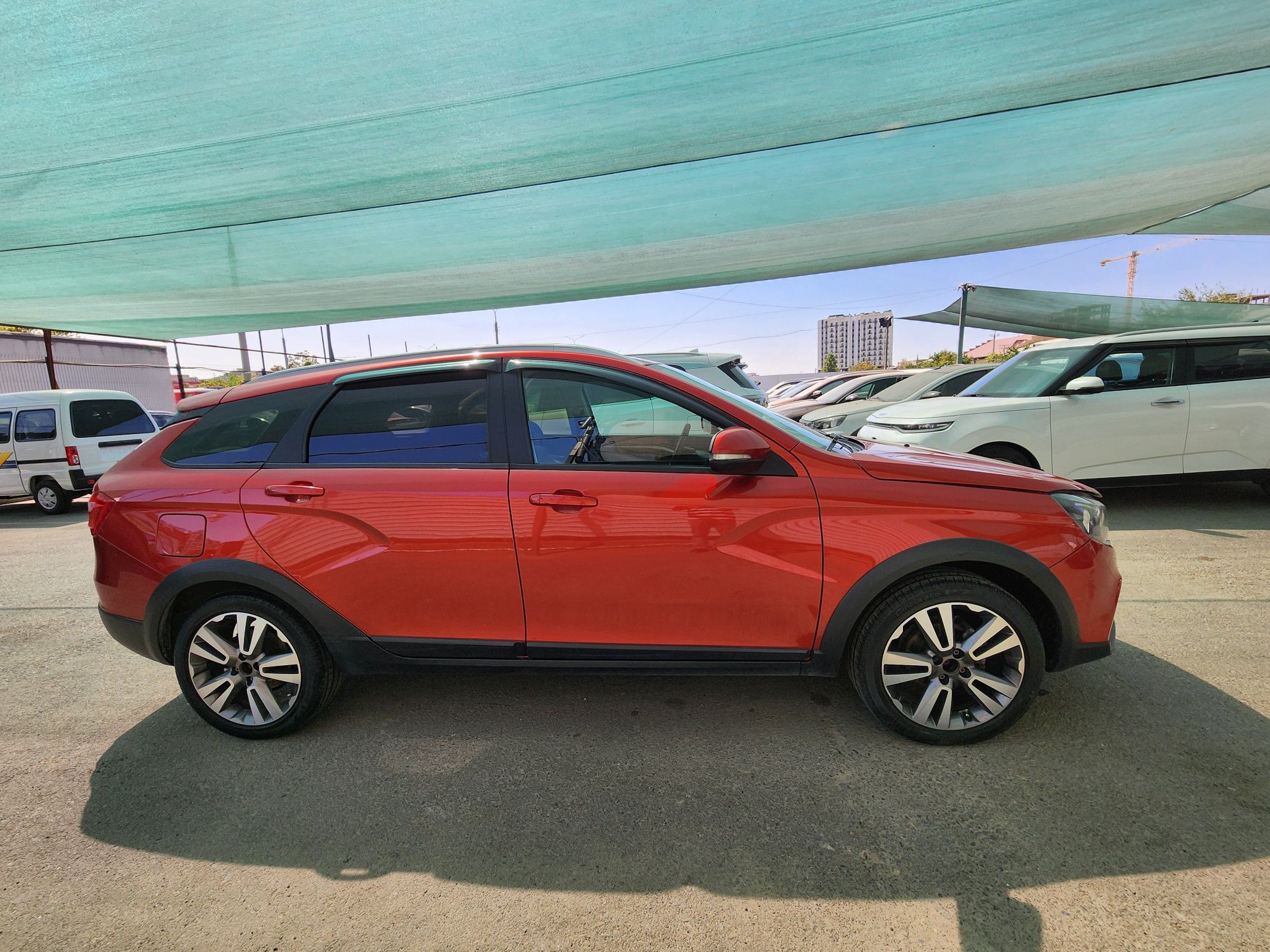 LADA Vesta cross