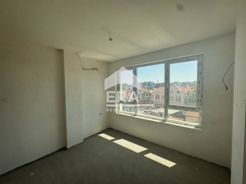 Тристаен апартамент ново строителство