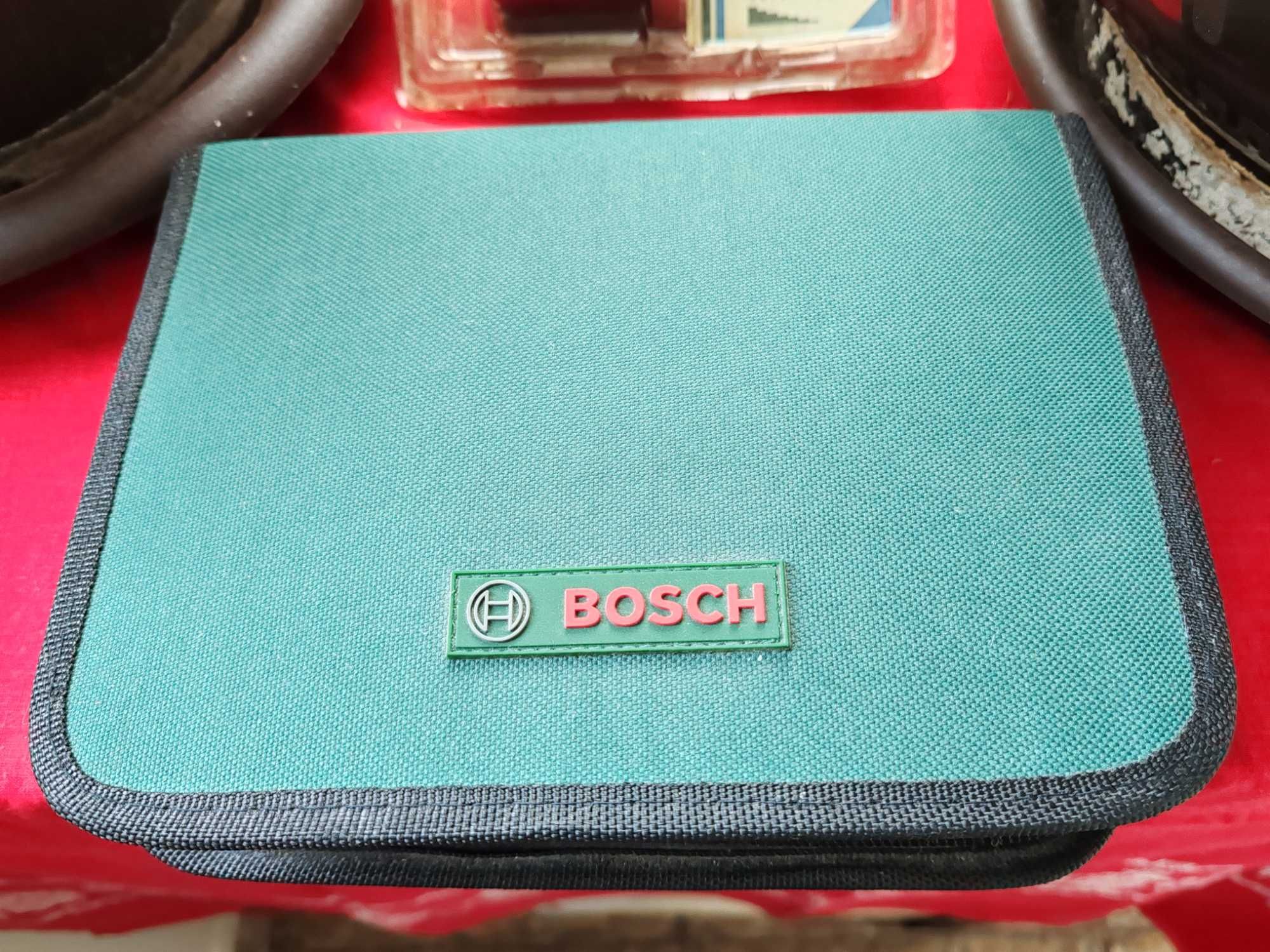 Trusa Bosch pentru mașina de găurit plus set de freze