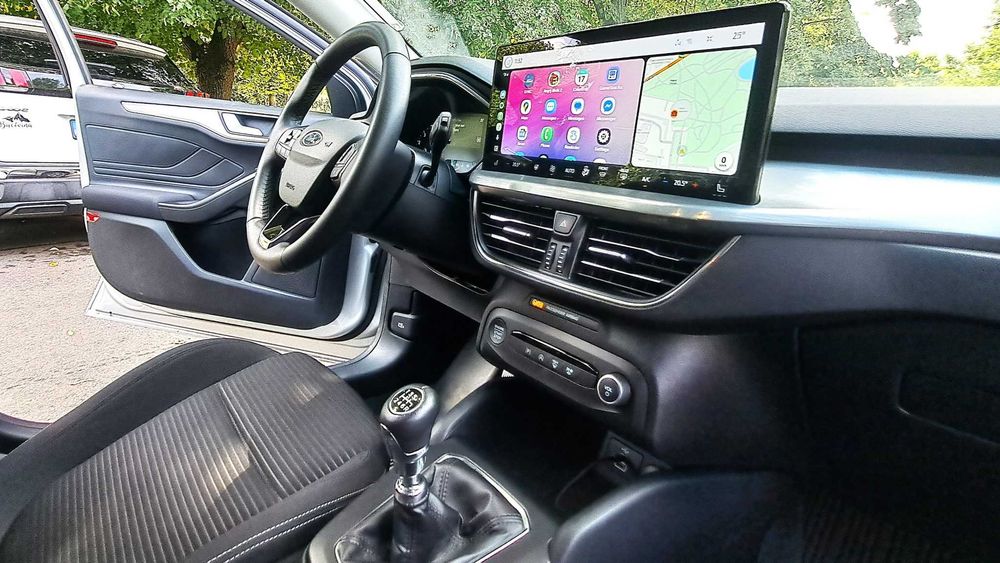 Vând URGENT Ford Focus MCA wagon Titanium 1.0 EcoBoost 125 CP