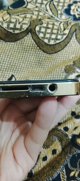 Продам нерабочий кнопочный IPhone 14 pro max