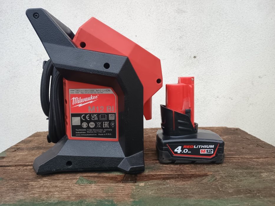 Compresor m12 BI milwaukee + baterie 4 amperi