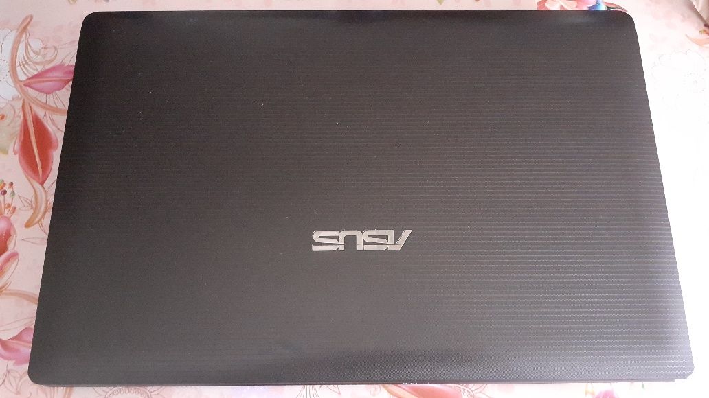 Vand laptop asus i7