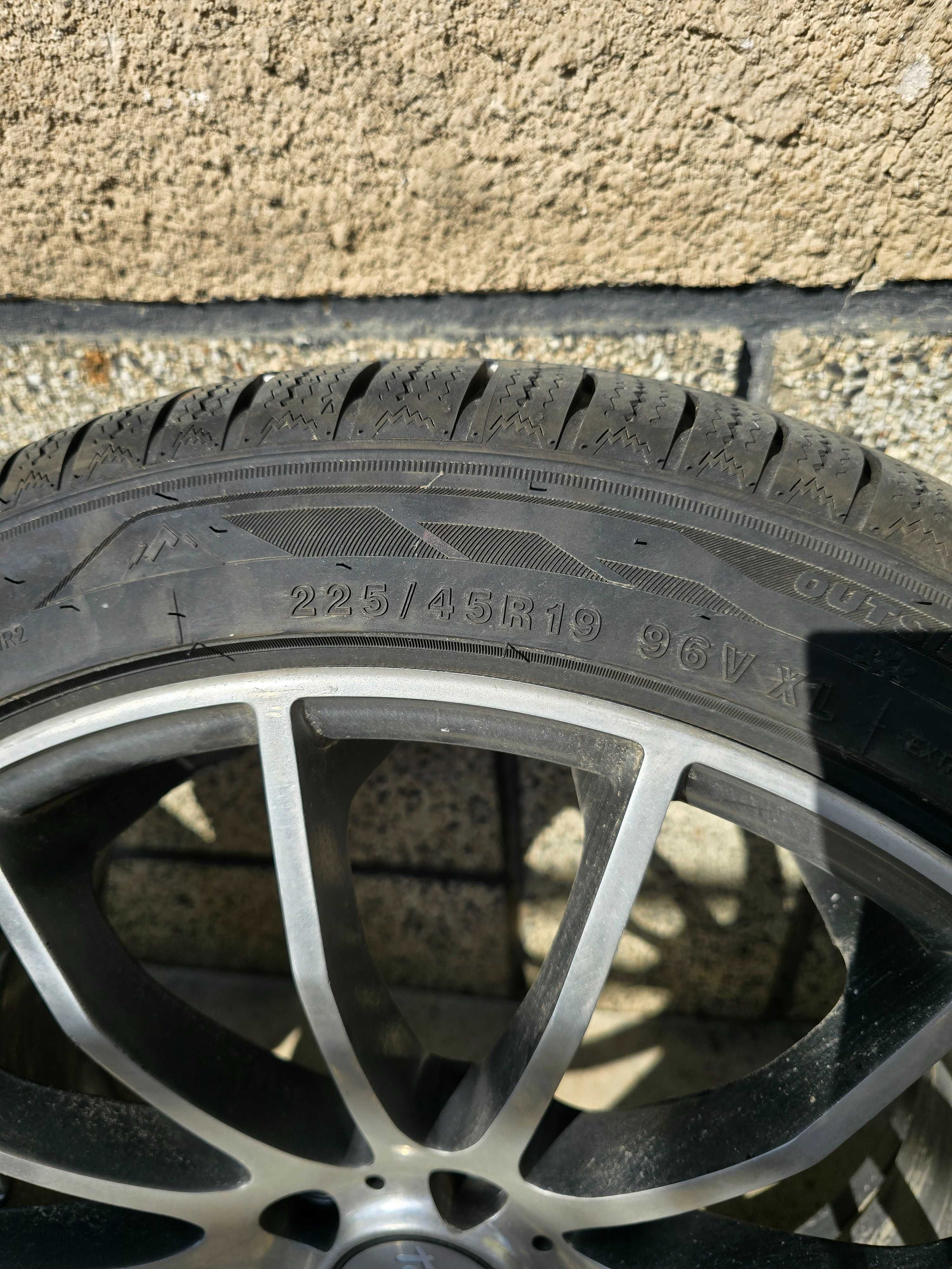 Джанти с гуми R/19 5x114,3