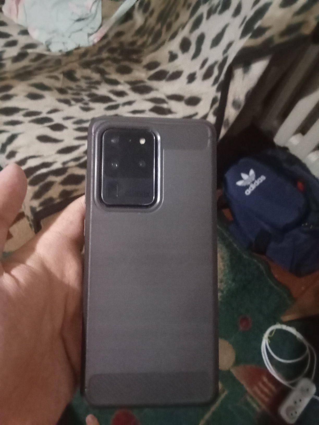 Samsung S20 Ultra в среднем состояний
