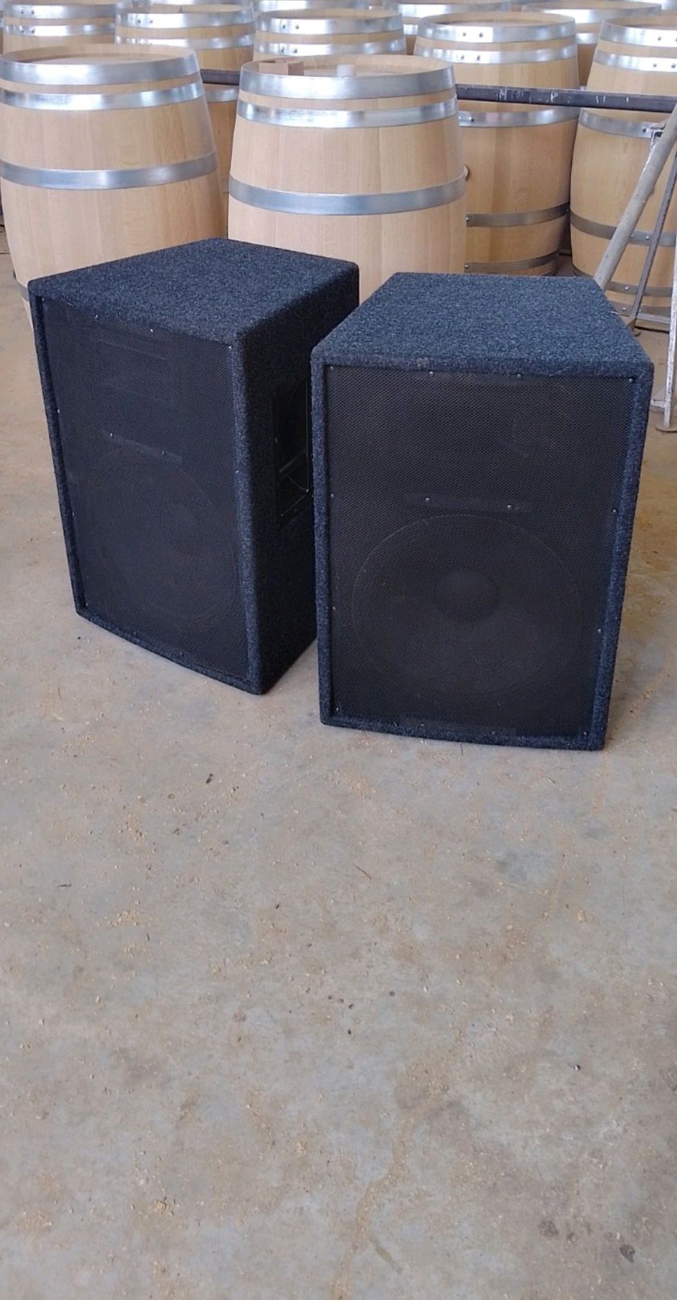2 тонколони Bass 15 инчов бас, Mark 5-говорител.Двете за 850 лв.
