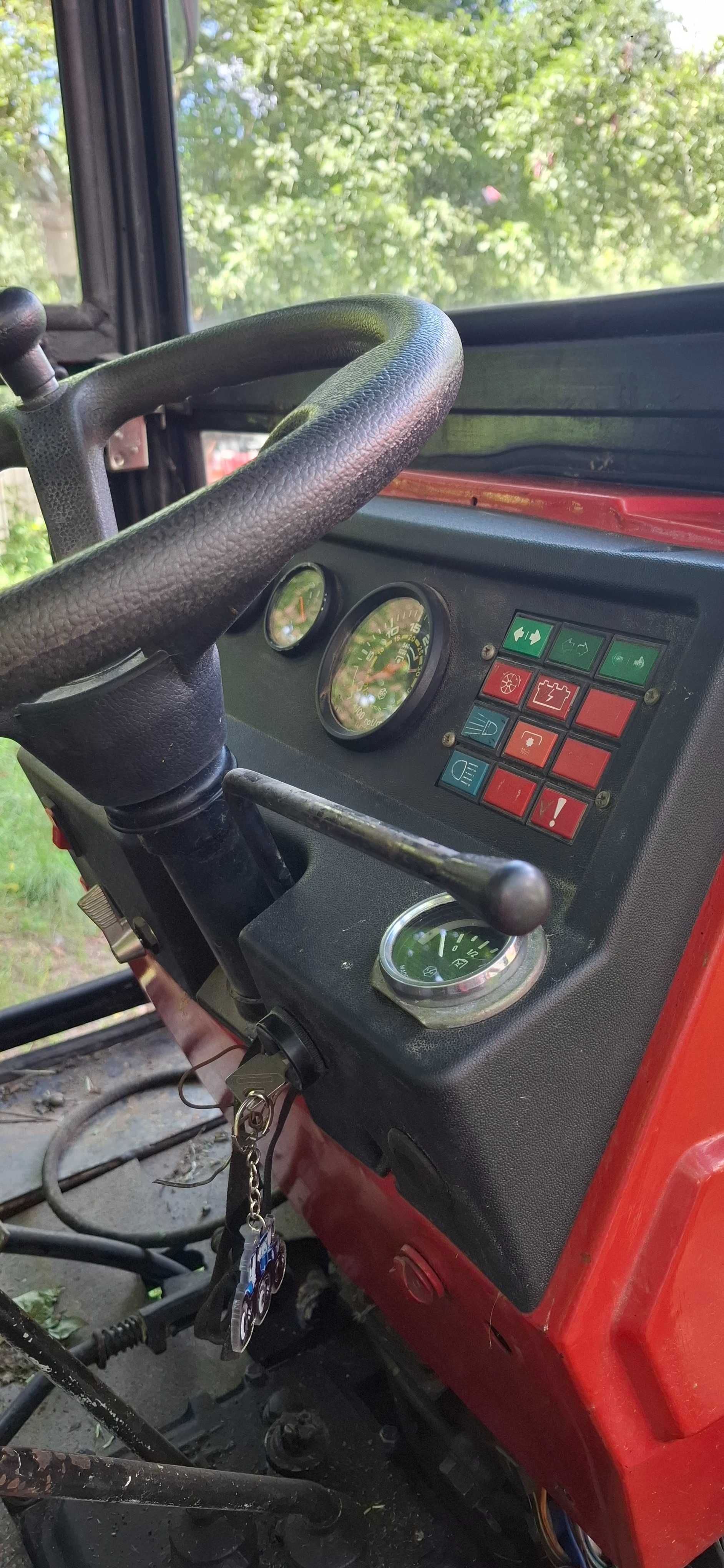 Tractor  U   453