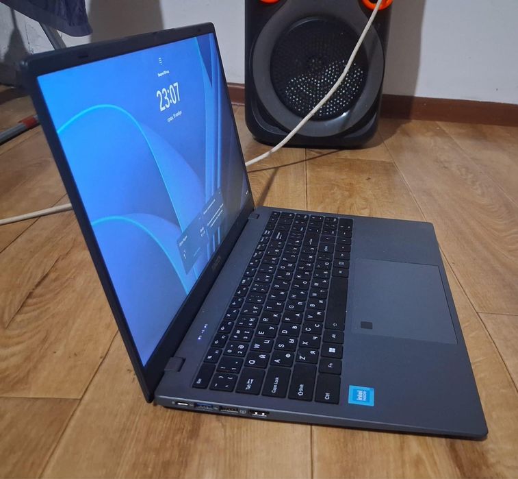 Ноутбук Тайзен в хорошом состояний